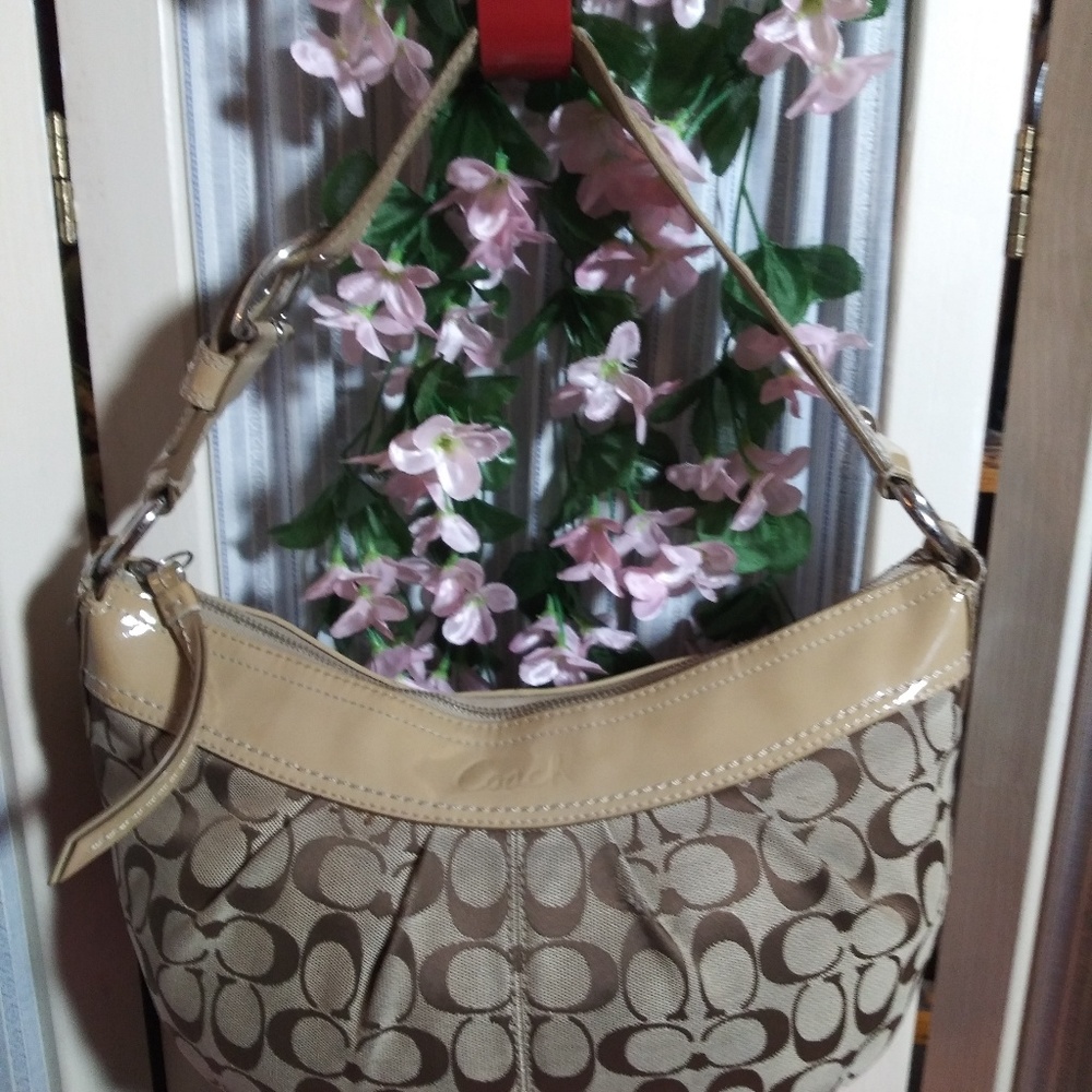 Coach Purse W/Patent Trim
